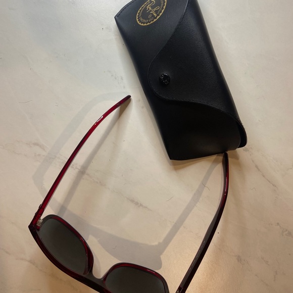 Men’s Raybans - Picture 2 of 3